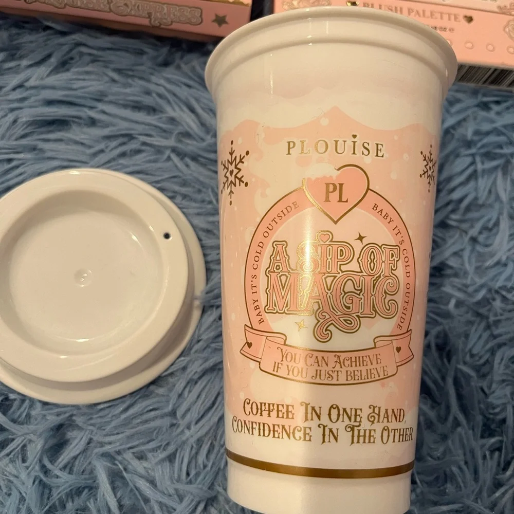 Makeup - Picture 2 of 7